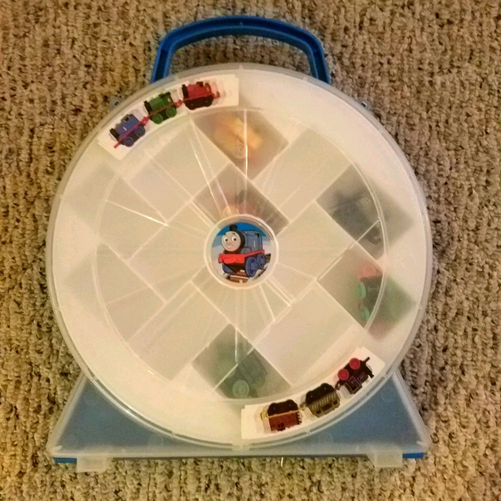 Thomas The Train Case with 5 small trains